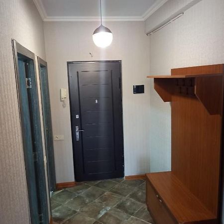 Comfortable And Spacious Apartment In City Center Yerevan Exterior photo